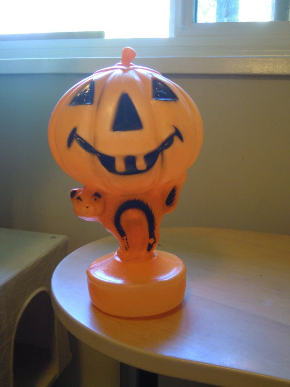 Vintage Halloween Blow Mold Jack-o-Lantern Pumpkin With Cat